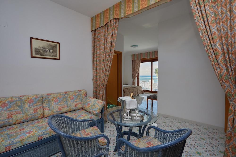 Club Residence La Castellana Belvedere Marittimo Bagian luar foto